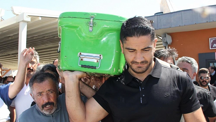 Taha Akgül'ün dedesi son yolculuğuna uğurlandı