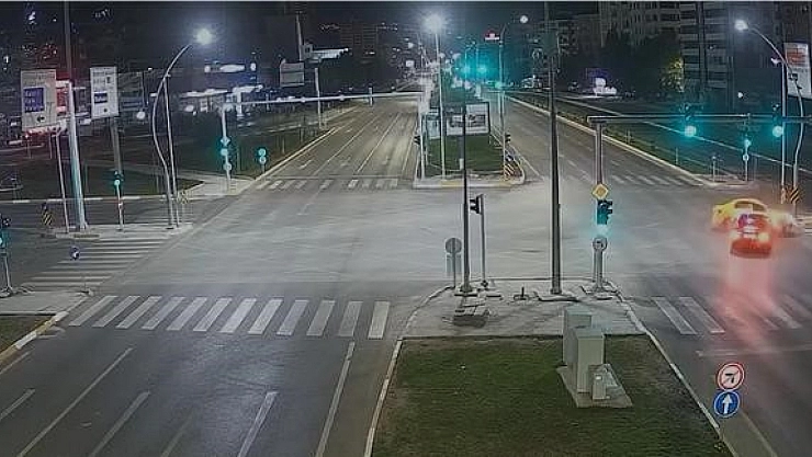 Taksiyle otomobil çarpıştı: 2 yaralı