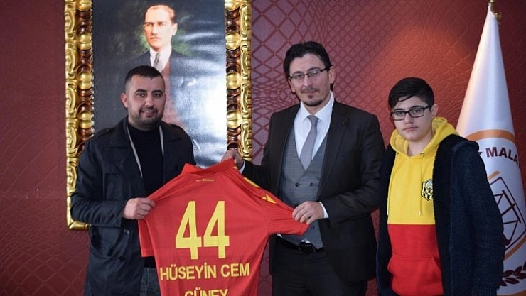 Baro Başkanı Han onursal üye oldu