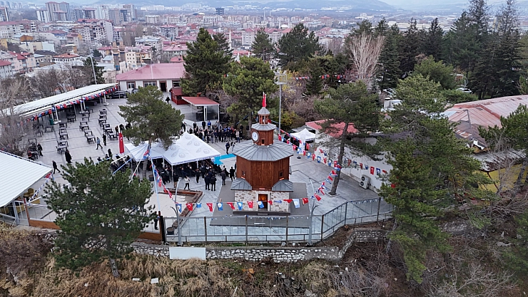 Tarihi saat kulesi yeniden inşa edildi