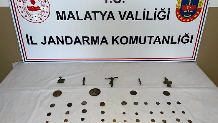 Tarihi sikkeler ele geçirildi