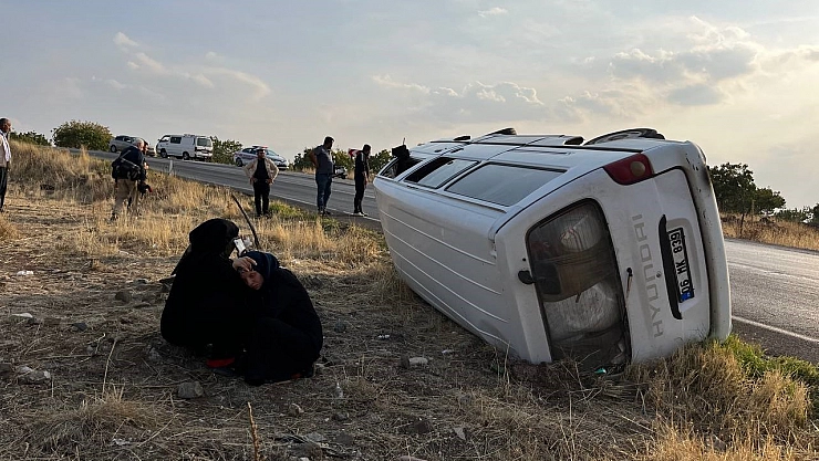 Tarım işçilerini taşıyan minibüs devrildi