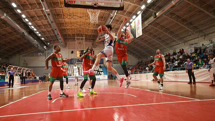 Kocaeli BŞB Kağıtspor: 87 - Semt77 Yalovaspor: 96