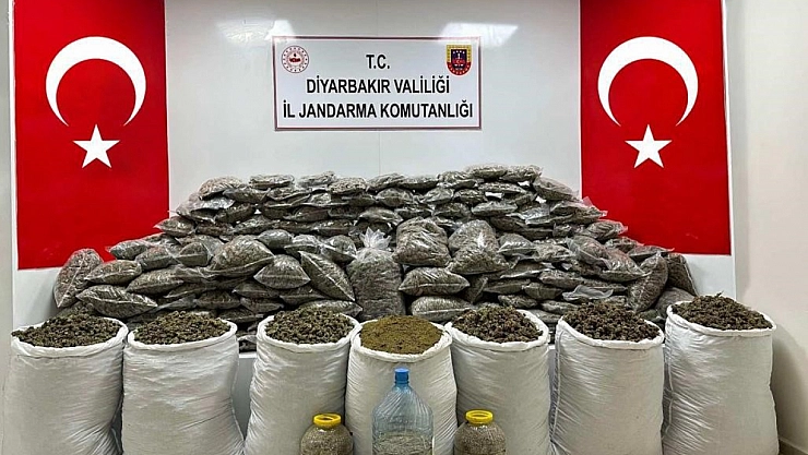 Teröristlere ait yaşam malzemeleri ele geçirildi