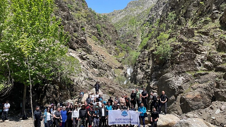 Ters laleler için doğa yürüyüşü düzenlendi
