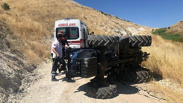 Traktörün altında kaldı