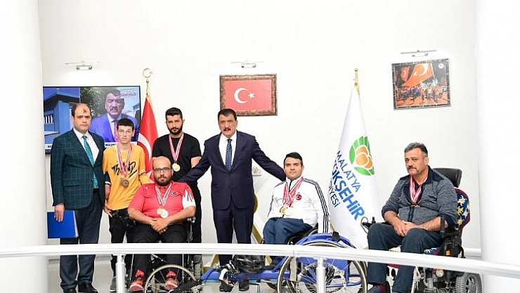 Malatya'ya 15 madalya