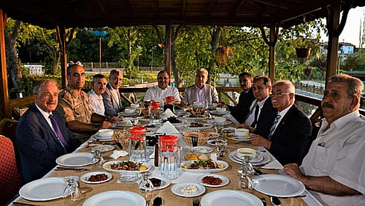 Usta'ya veda yemeği