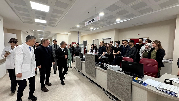 Vali Aydoğdu, hastaları ziyaret etti