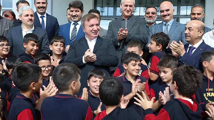 Vali Aydoğdu, ortaokul öğrencileriyle bir araya geldi