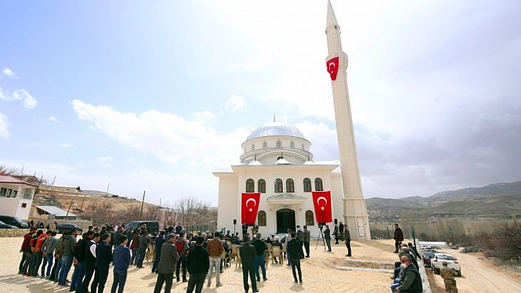 Vali cami açtı