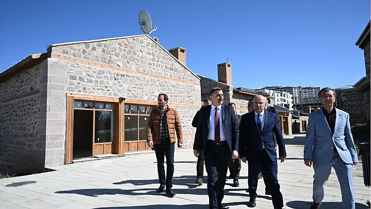 Vali Çiftçi'den kültürel eserlere inceleme