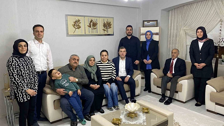 Vali Eldivan şehit ailesinin iftar sofrasına konuk oldu