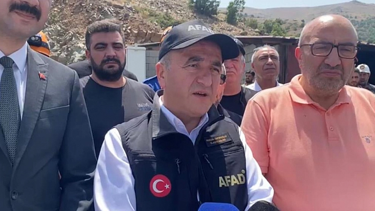 Vali Hatipoğlu: 'Göçükte 1 işçimiz kaldı'