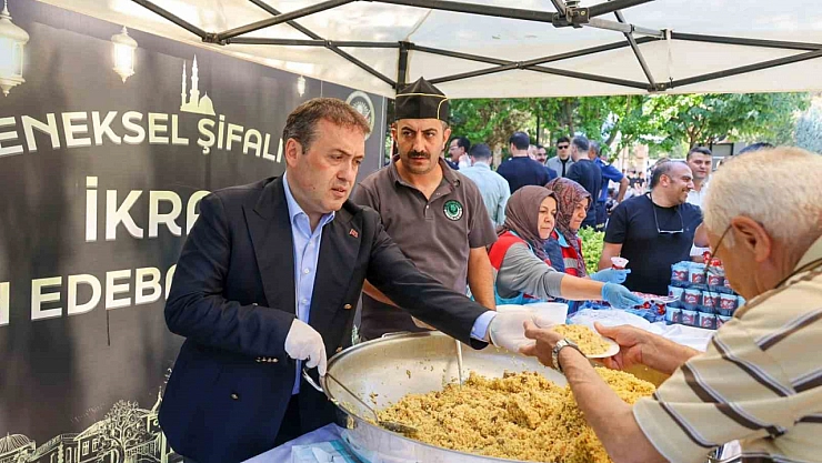 Vali Sözer'den geleneksel pilav ikramı