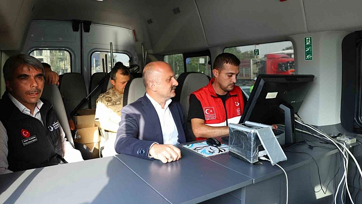Vali Varol, mobil göç noktası araçlarını inceledi