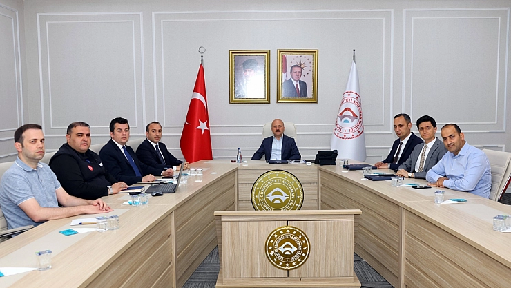 Vali yardımcılarıyla toplantı düzenlendi