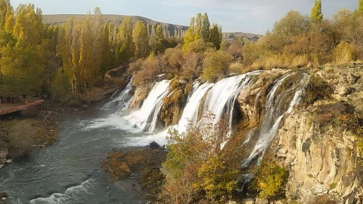 Van sonbaharda görsel şölen sunuyor