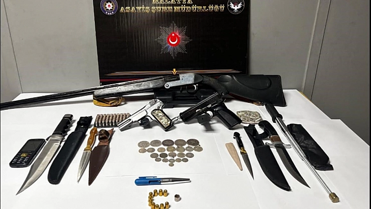 İkametinden cephanelik çıktı