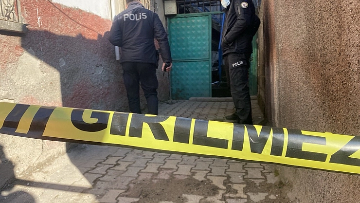 Yatağında ölü bulundu