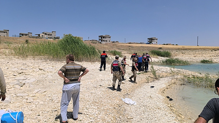 Yeğenini kurtarmaya çalışan amca boğuldu