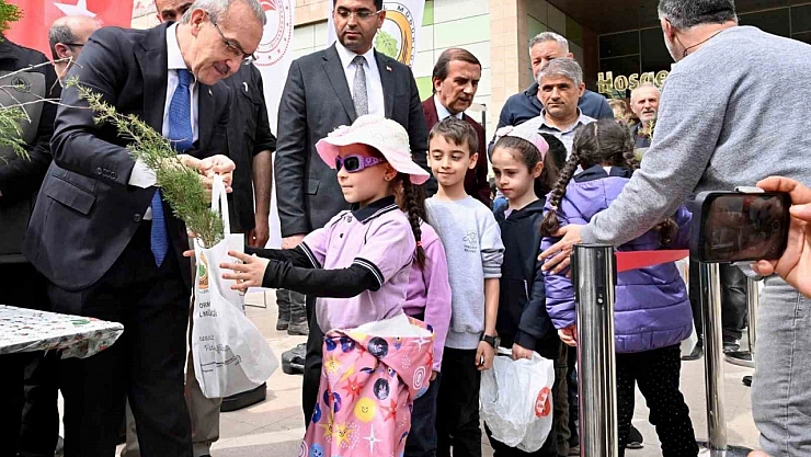 Malatya'da Dünya Ormancılık Günü'nde 7 bin fidan dağıtıldı