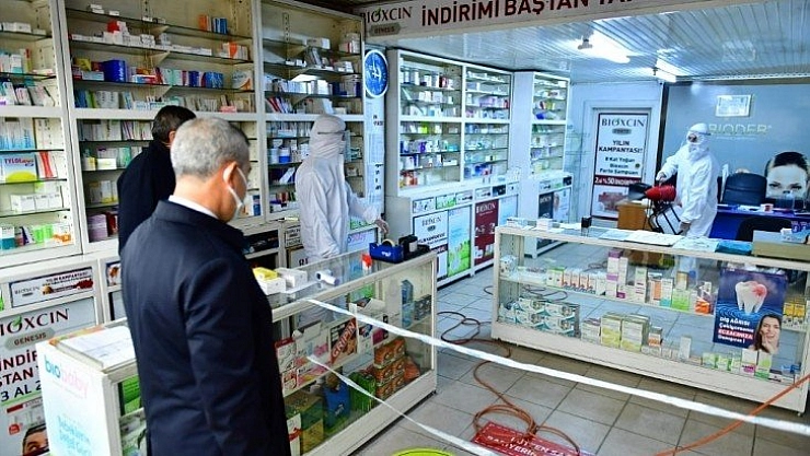 Eczaneler dezenfekte ediliyor