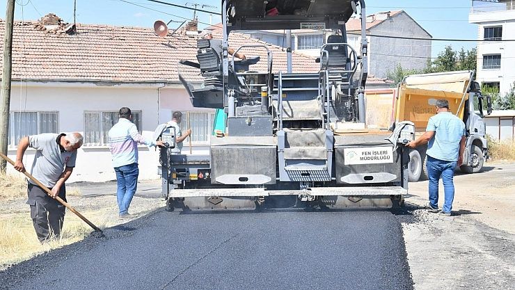 Yeşilyurt'ta altyapı ve asfalt çalışmaları tam gaz devam ediyor