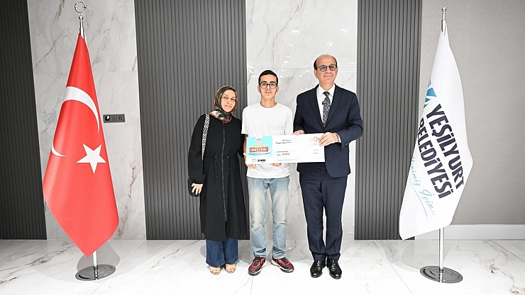 Yeşilyurt'ta YKS'de ilk 2 bine giren öğrencilere nakdi destek!