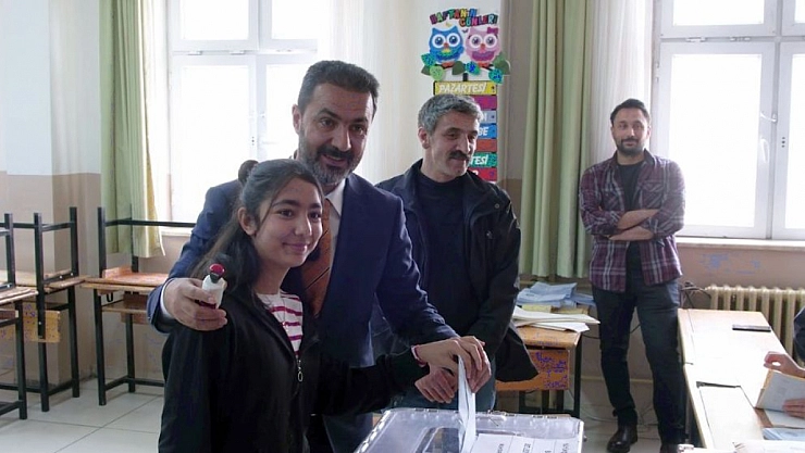 Yıldırım oyunu kullandı