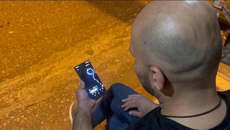 Yıldırımın elektrik direğine çarpma anı kamerada