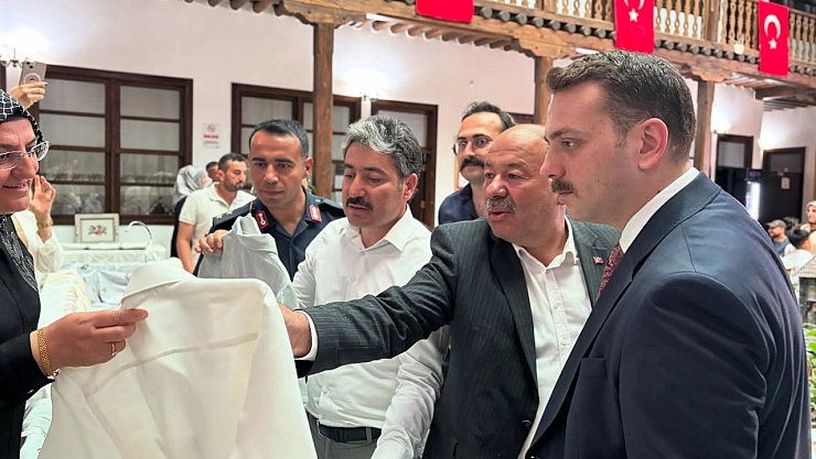 Yılsonu sergisi yoğun ilgi gördü