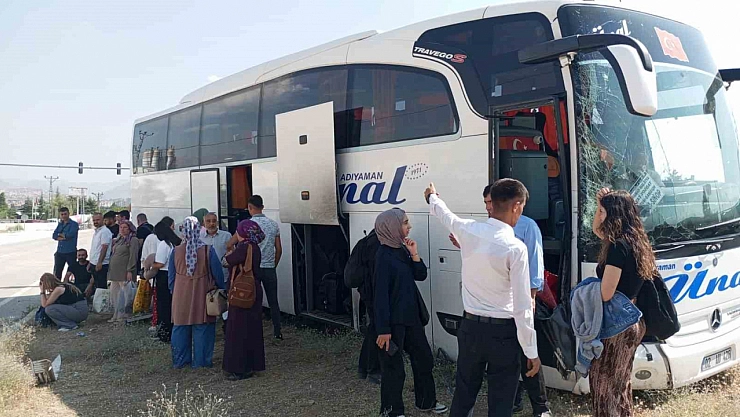 Malatya-Sivas yolunda yolcu otobüsü kazası: 1 yaralı