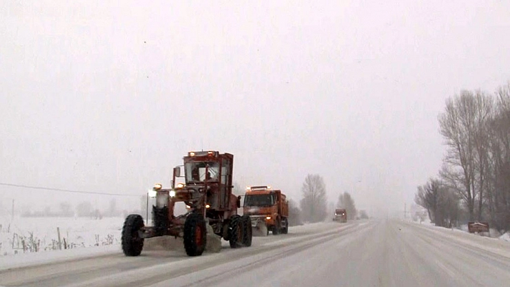 Yüksek kesimler beyaza büründü