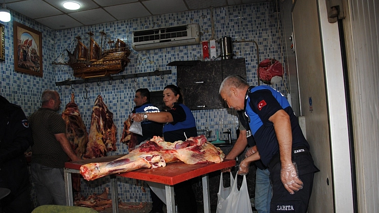 Zabıta ekipleri 1 ton bozuk et ele geçirdi