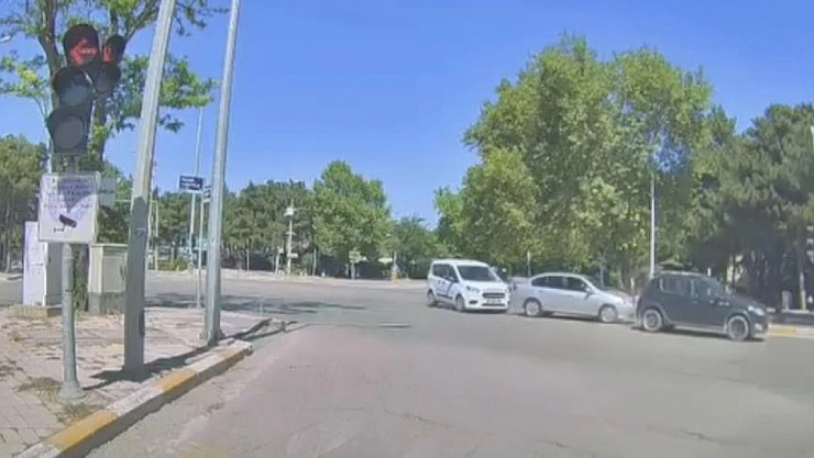 Zincirleme trafik kazası meydana geldi
