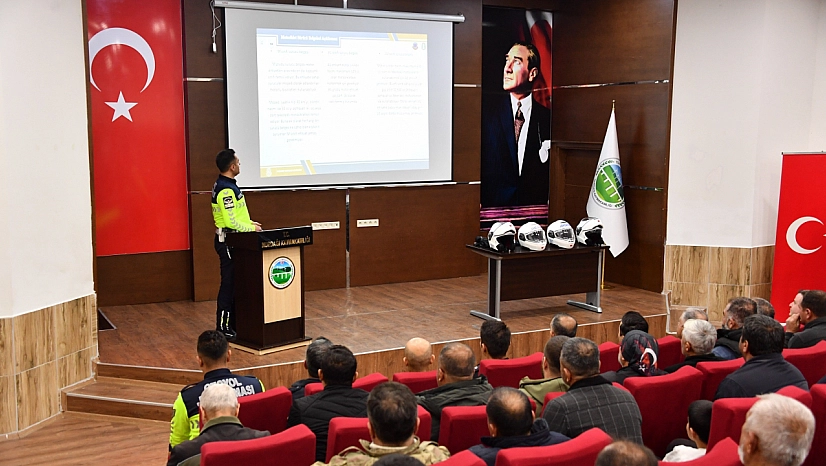 100 motosiklet sürücüsüne hediye kask