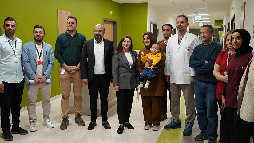 14 aylık Hamza Tuğra ilk kez duydu