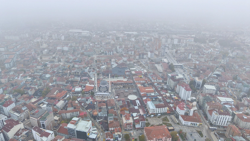 200 metreden şehir sis içinde kayboldu