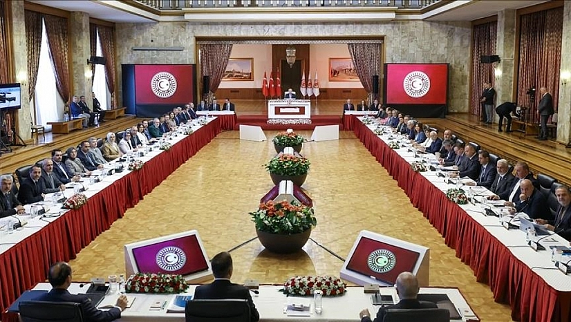 32 üye onay verdi: İmralı yolu göründü!