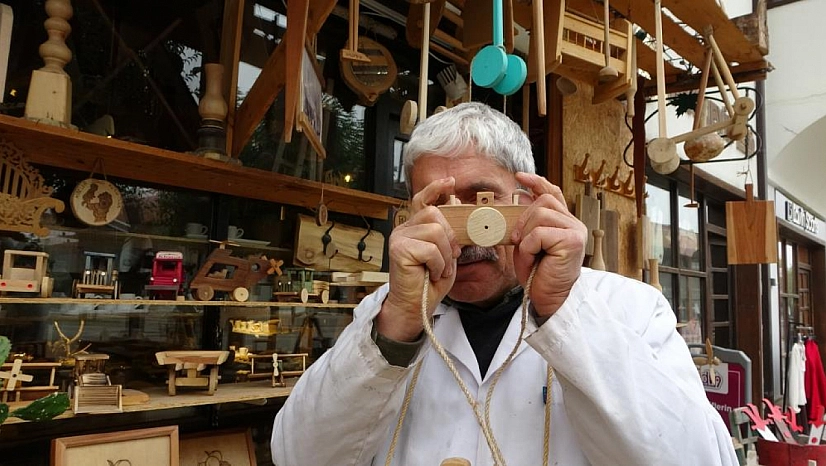 50 yıllık sanat, kurumuş ağaçlarda hayat buluyor