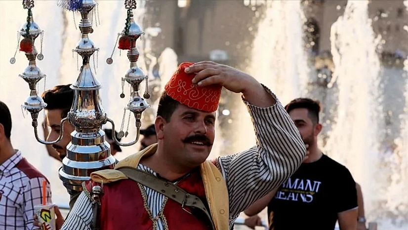 6 Şubat öncesi Malatya Yeni Cami önünde bardak bardak satılıyordu: Fırat'tan gelen 'Anadolu Kolası'