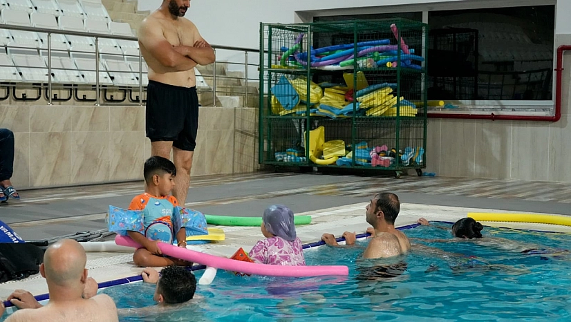 Adıyaman Üniversitesi'nden ampute bireylere yüzme kursu