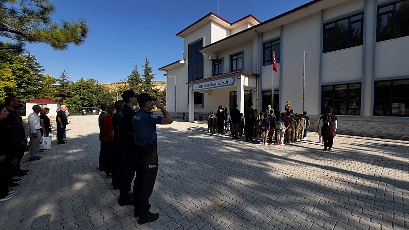 Ağın'da yeni eğitim öğretim yılı törenle başladı