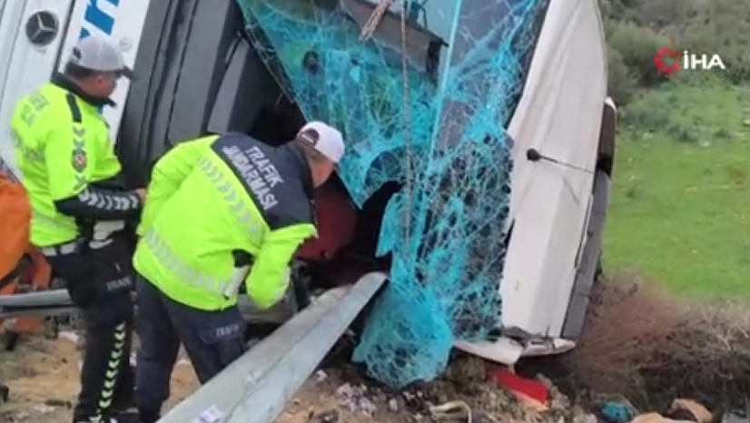 Antalya-Isparta karayolu'nda feci kaza: 8 kişi hayatını kaybetti