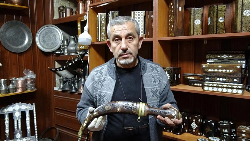 Antika silahlar sedef kakma sanatıyla süsleniyor