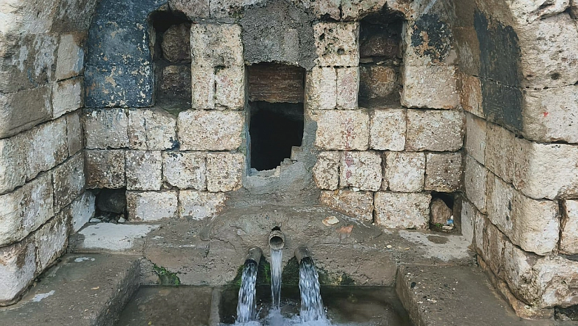 Araban'da tarihi 2 çeşmeden su akmaya başladı