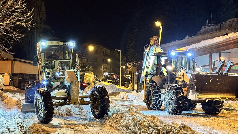 Arapgir'de kar temizleme çalışmaları aralıksız devam ediyor