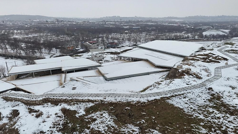 Arslantepe Höyüğü beyaza büründü