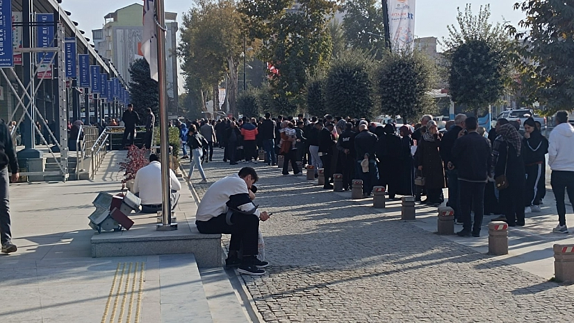 Başvurular Başladı: Malatya'da uzun kuyruklar oluştu….